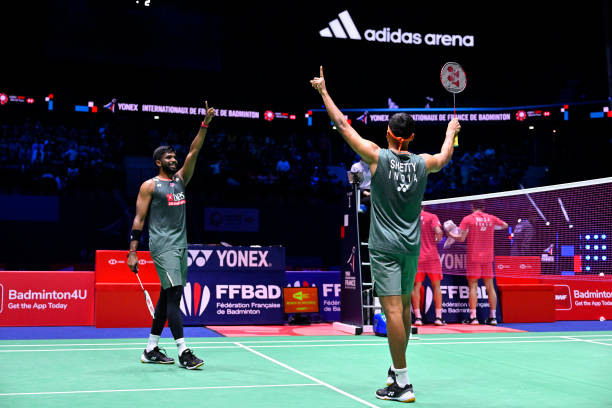 强力羽毛球拍5319A实战体验：扣杀力度与控球精准度测试