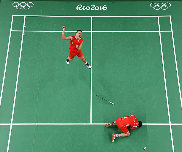 手绘小技巧:快速掌握两人羽毛球运动的简笔画