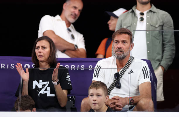 从笨拙到进步:和爸爸学打羽毛球的故事