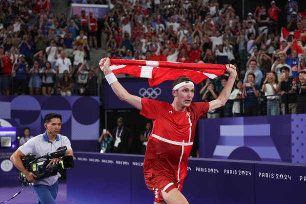 掌握安赛龙头像权威的配色与构图,轻松提升视觉吸引力