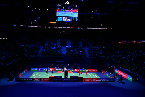 羽毛球单打规则:边界线、发球区与得分要点