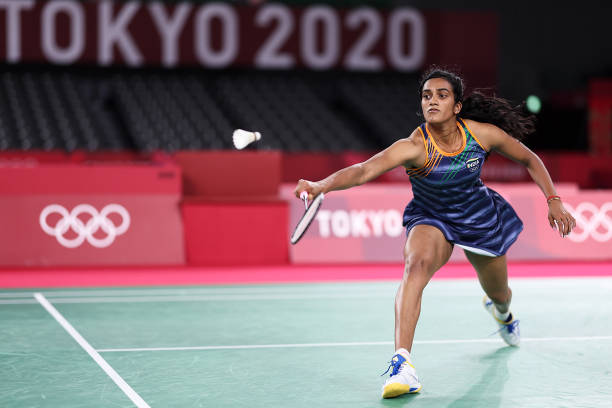 双打与单打不同!羽毛球双打底线规则详解