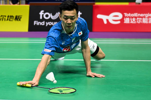 羽毛球教练建议：中小学生最佳拍线磅数范围是多少？