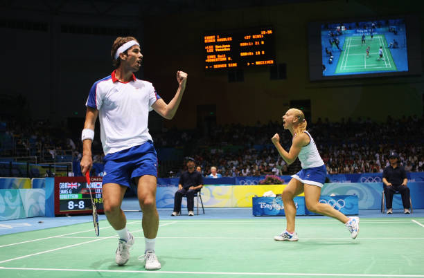 不同材质的羽毛球室外场地胶垫价格对比