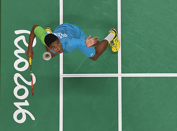 如何掌握羽毛球发球力度?新手必看指南