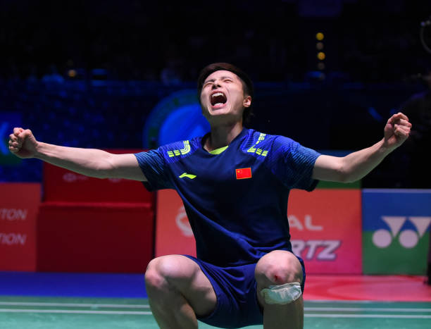 正手VS反手发球:羽毛球发球方式对比与选择