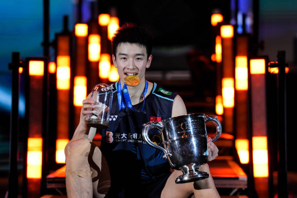 羽毛球双打发球规则：每人发几球？如何避免犯规？