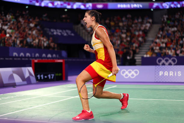 动感十足!教你画出帅气女生打羽毛球的酷炫姿势