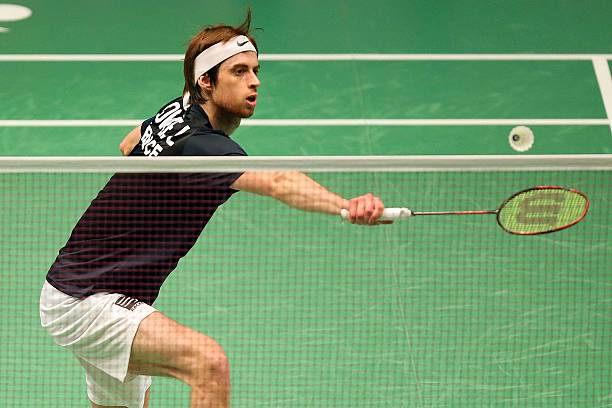 性价比爆棚！这些百元羽毛球拍打感堪比300元款