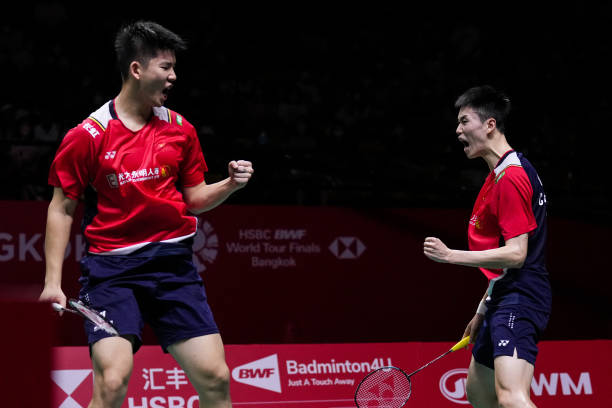 羽毛球耐打测试:Yonex、Victor等品牌大比拼