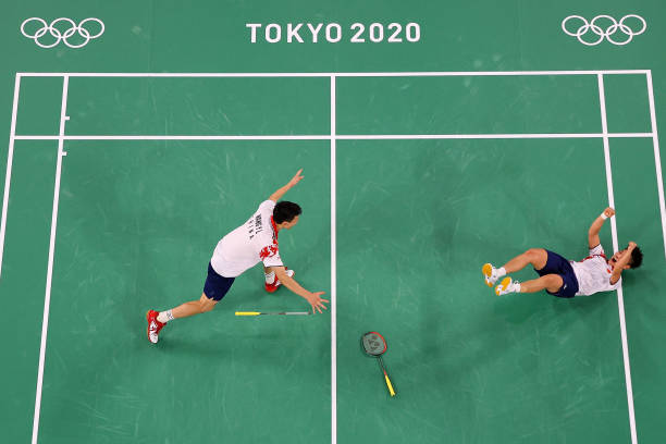 羽毛球单打战术咨询:如何应对防守型对手?