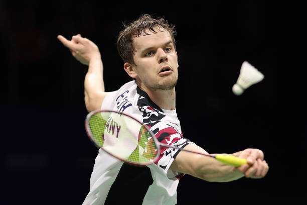 轻量化时代，4U和5U羽毛球拍谁更胜一筹？