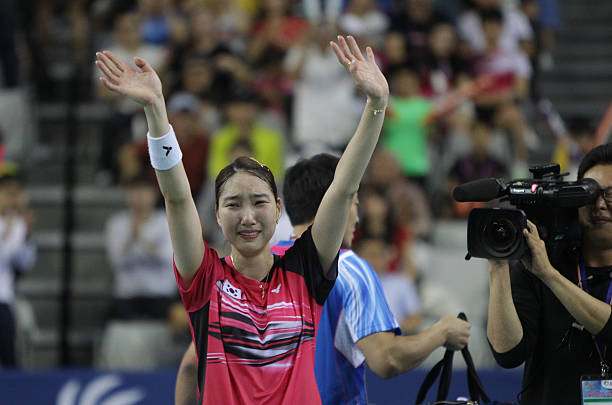 羽毛球杀球集锦:世界顶级选手杀球慢动作对比分析