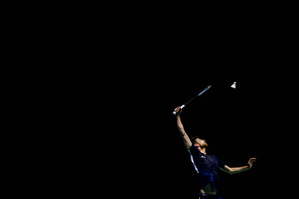 如何选择适合孩子的羽毛球网架?标准高度详解