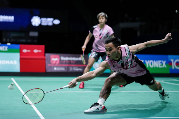 羽毛球拍5U vs 4U：新手该选轻拍还是重拍？