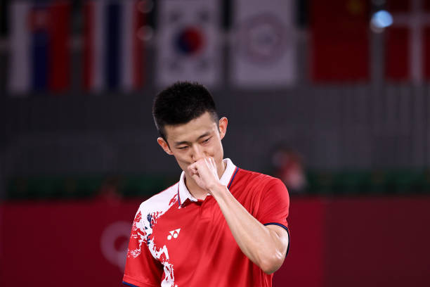 羽毛球双打比赛完整场地标记解读（含边线/端线差异说明）