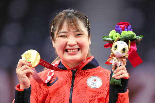 羽毛球为啥不叫“羽毽”?中西文化对运动命名的差异