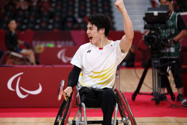 羽毛球高远球技术提升:慢动作分析手腕与手臂协调发力