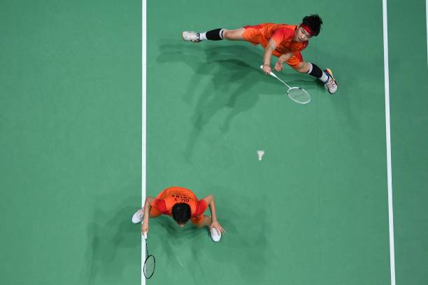 熊勇羽毛球：如何正确选择适合自己的球拍与装备