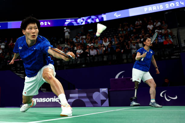 羽毛球单打发球必学！高远球&网前小球实战解析