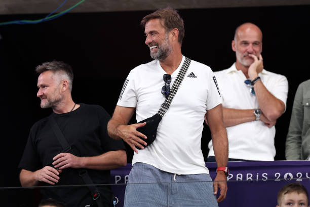 拼搏与成长！青岛中小学生羽毛球赛见证少年风采