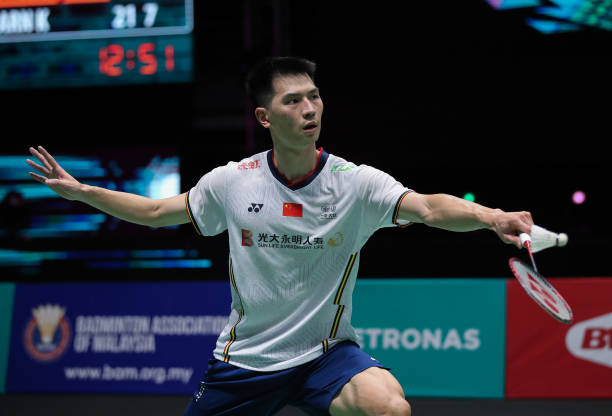 羽毛球拍磅数调整指南:如何找到你的最佳磅数?