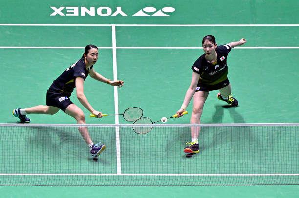 羽毛球杀球教学大全:新手如何提高杀球速度和力量