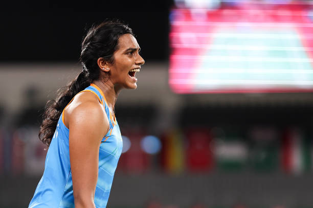 羽毛球拍寿命对比：碳素拍和金属拍谁更扛造？