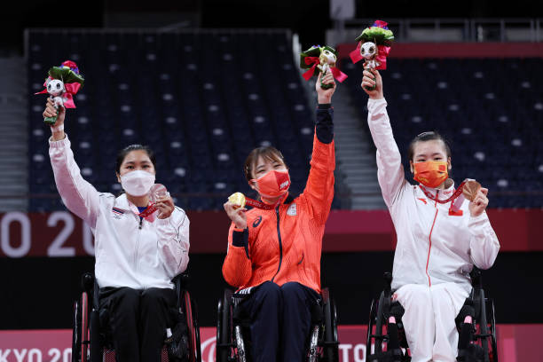 8岁小将VS业余成人选手,这场跨年龄羽毛球赛太精彩!