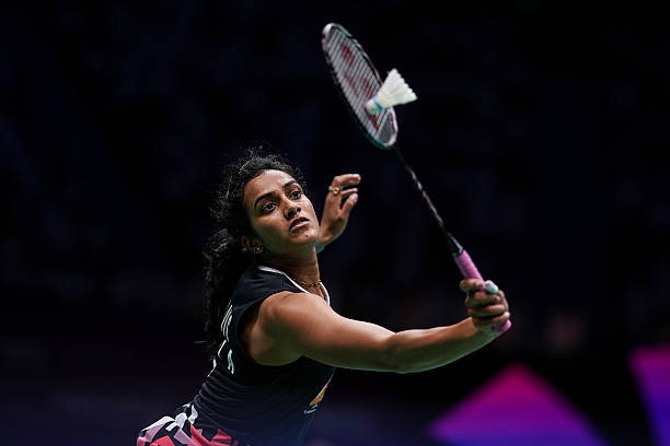 羽毛球单打比赛场地尺寸：球员必备的基础知识