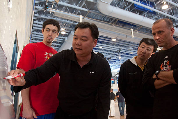 深度解析火箭vs马刺:27日比赛战术复盘