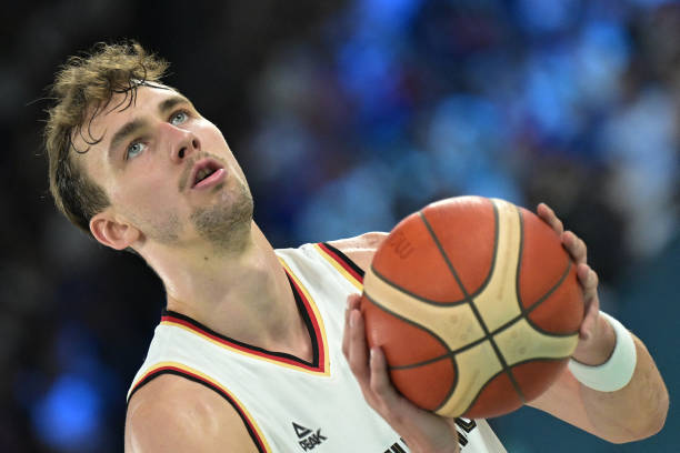 篮球场观众席与配套设施建设要求