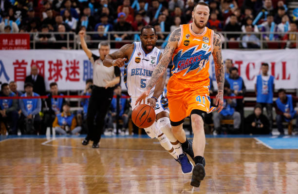 篮球上篮动作分解:图文并茂的教学指南