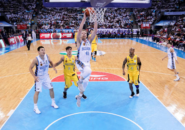 NBA季后赛免费回放:重温激动人心的对决