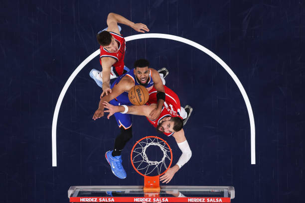 希腊杯篮球赛最终比分与冠军诞生：历史性时刻回顾