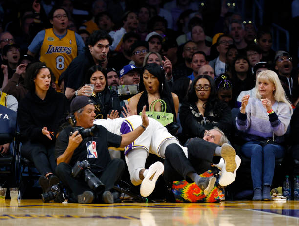 邓肯职业生涯共获得几次NBA总冠军?