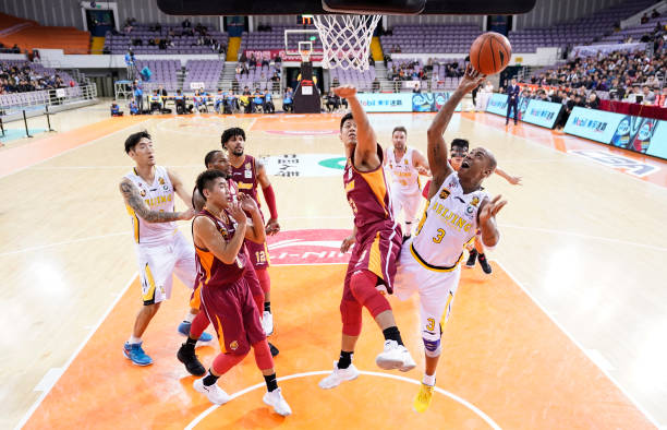 三分球规则对现代篮球的影响