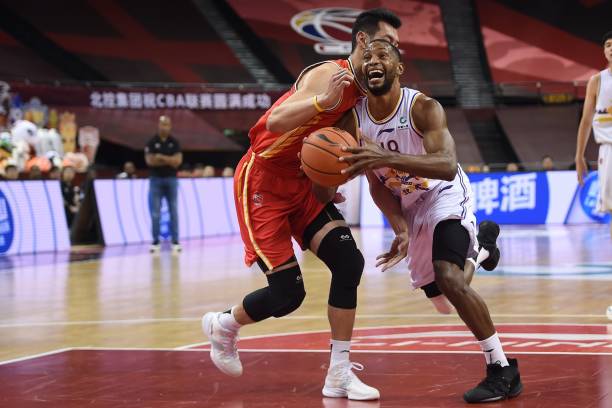 身高体重与位置适应性:NBA大前锋的体型要求