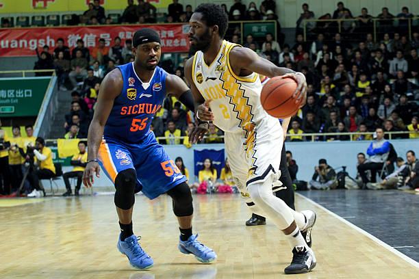 建立标准篮球场需要多少资金投入?