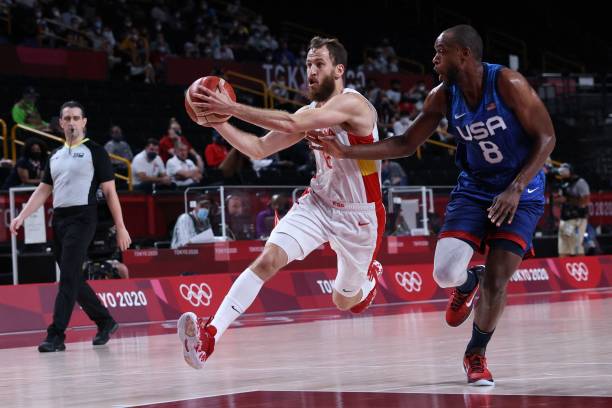 雨燕直播NBA常规赛:三分雨、暴扣秀,精彩瞬间不容错过