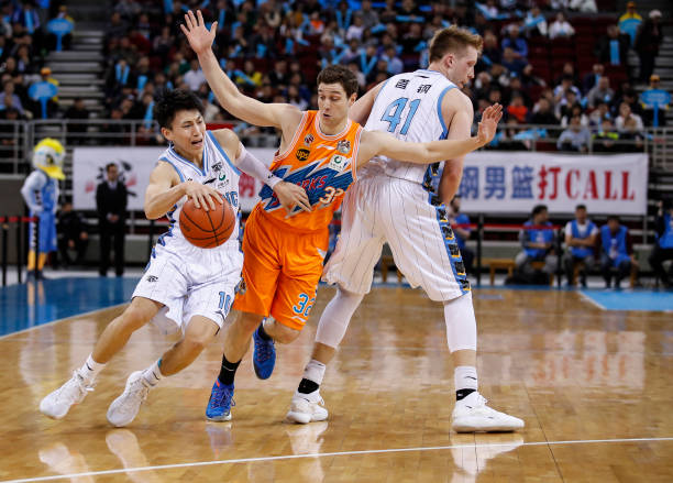 2024年CBA总决赛精彩落幕,辽宁队以4-2战胜新疆队成功卫冕