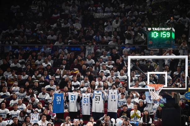 篮球防守技巧:背后盖帽是否算犯规?规则详解