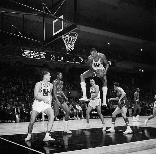 错过直播别遗憾！火箭对马刺27日比赛完整回放