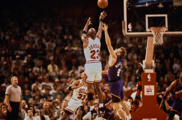 手机端NBA直播App推荐：随时随地看比赛