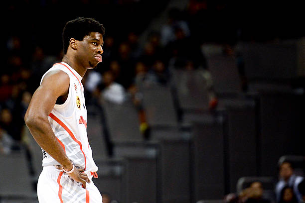 拉塞尔年龄：一个时代的缩影还是个人命运的寓言？