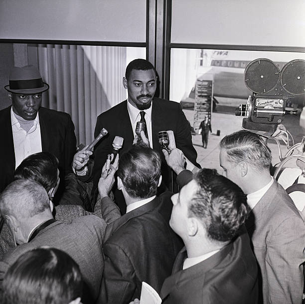 篮球比赛中阻挡犯规是否影响进球得分?规则详解