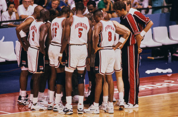 实战案例:NBA/英超如何破解人盯人防守