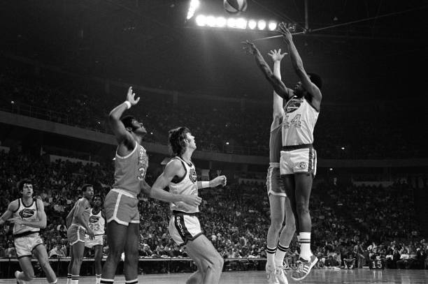 CBA球星高光时刻:录像回放中的顶级表现