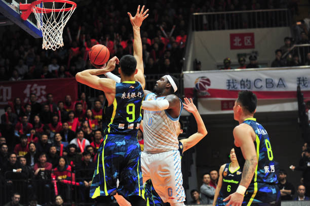 得分后卫的防守角色:是否被低估了?