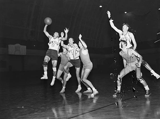 篮球场三分线内外的面积分别是多少?